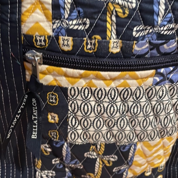 Bella Taylor Quilted Bag - Picture 4 of 6